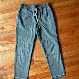 Zara cargo crop pants in olive